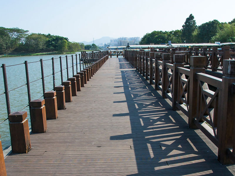 水泥仿木棧橋